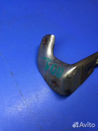 Кронштейн теплового экран турбины