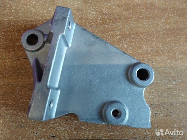 Кронштейн катушки зажигания Nissan