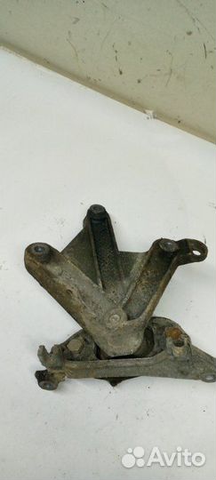 Кронштейн кпп Renault Logan 1 седан 1.4 2012