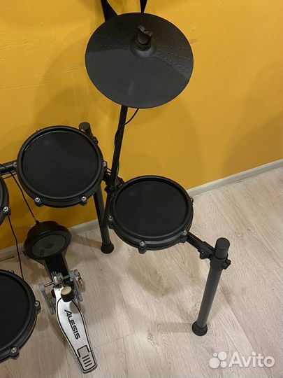Электронные барабаны Alesis Nitro Mesh Kit
