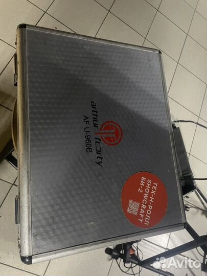 Радиосистема с петличным головным миикрофоном