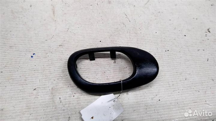 Рамка крючка открываня двери задней левой Peugeot