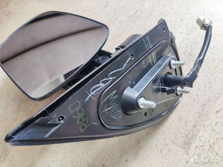 Зеркало правое Toyota Hilux