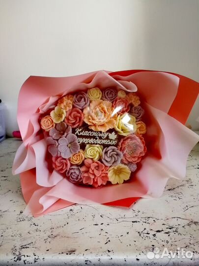 В наличии Шоколадные букеты учителю