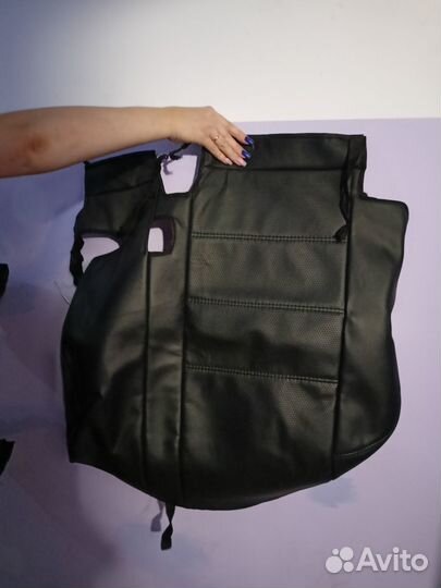 Продам чехлы в машину тайоту Рав 4