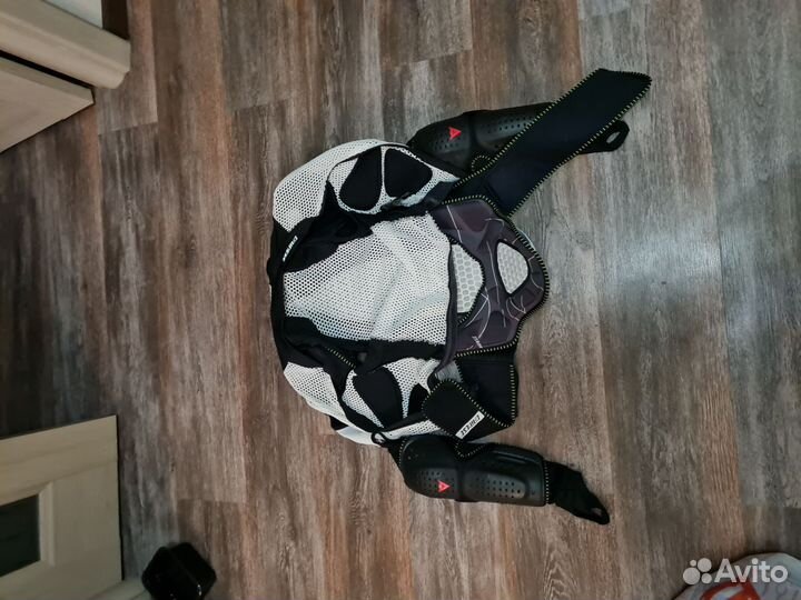 Защита для сноуборда комплексная Dainese