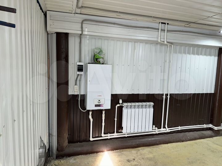 Гараж, > 30 м²