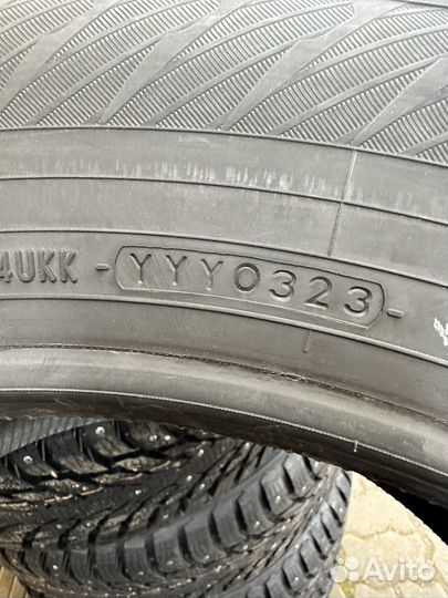 Yokohama IceGuard Stud IG65 275/55 R20 117T