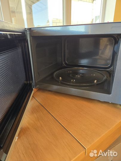 Микроволновая печь Hurakan HKN-WP900M