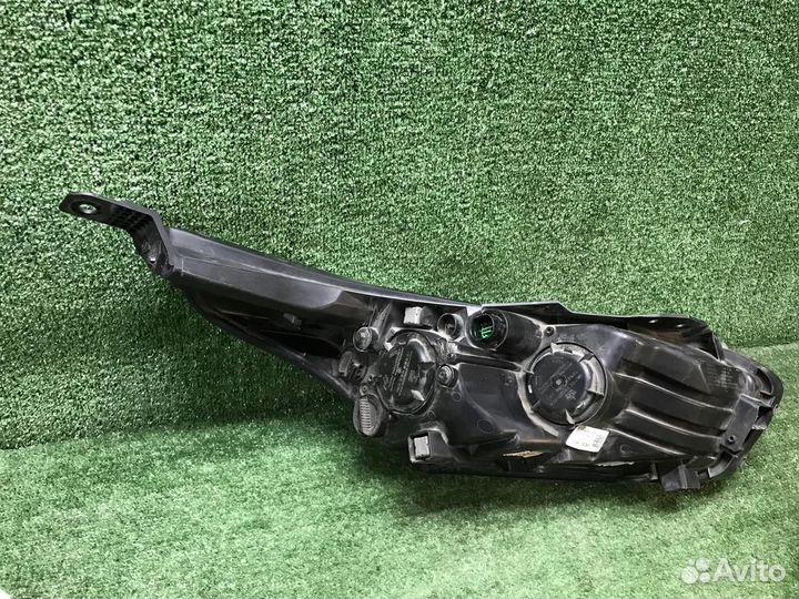 Фара левая Kia Ceed