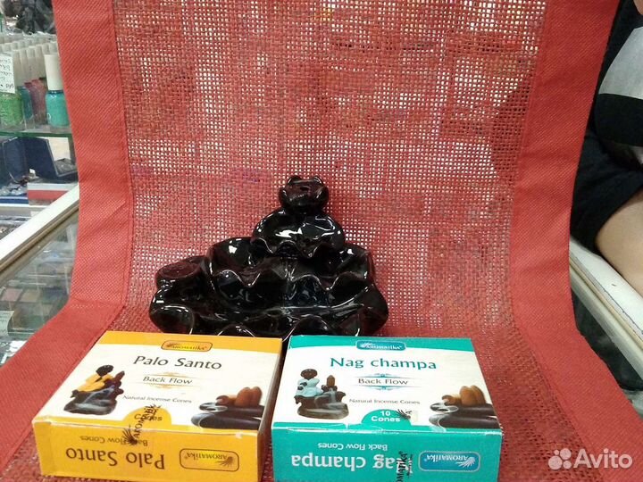 Стелящийся дым благовония