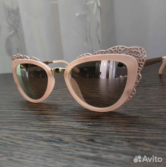 Новые солнцезащитные очки 