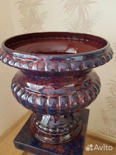 Вазон керамический для цветов на подставке-колонне