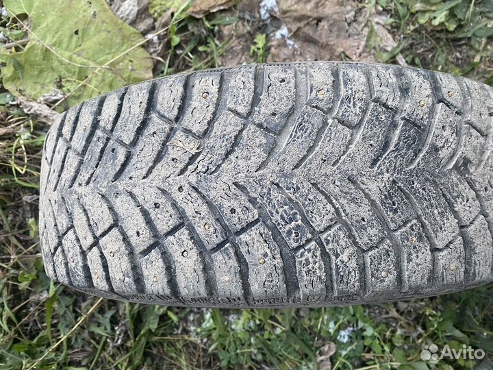 Michelin X-Ice North 4 195/65 R15