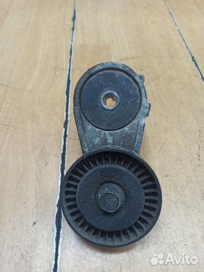 Натяжной ролик приводного ремня Opel Meriva A