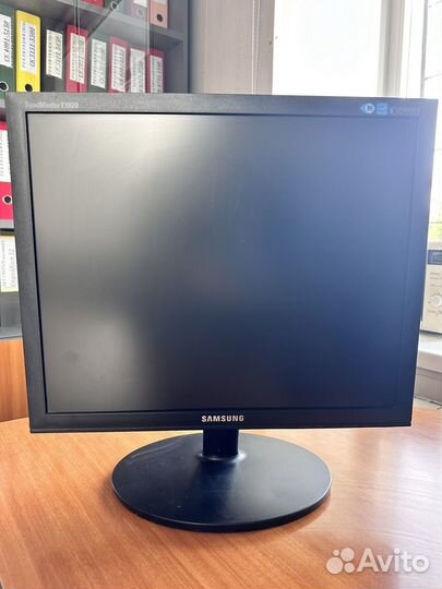 Монитор Samsung e1920 nr