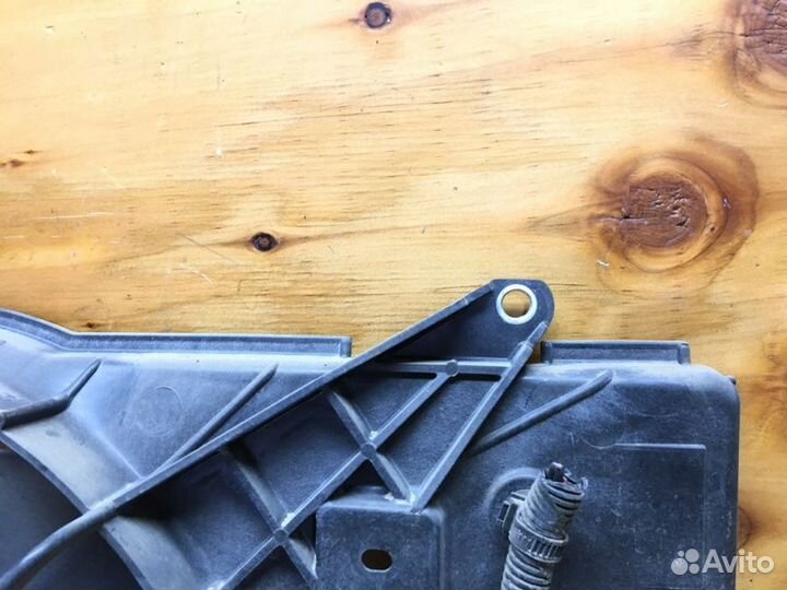 Диффузор радиатора Mazda Demio DY5W zyve 2005