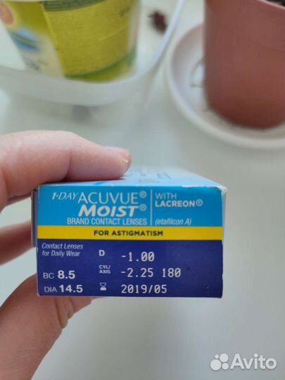 Линзы acuvue moist -1