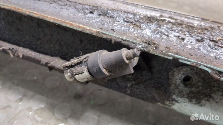 Рамка передняя Chrysler Voyager, 1999