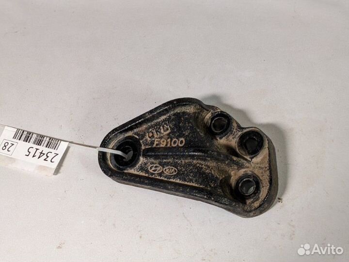 Кронштейн опоры двигателя передний правый Kia Rio