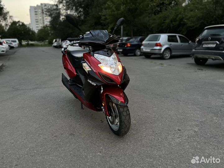 Скутер Racer 100 кубов