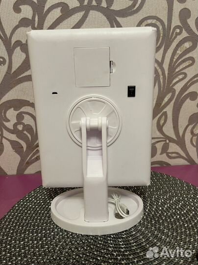 Зеркало косметическое настольное с подсветкой