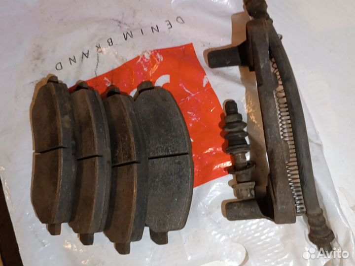 Тормозные колодки на lancer 9