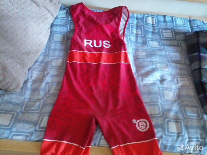 Трико синее и красное