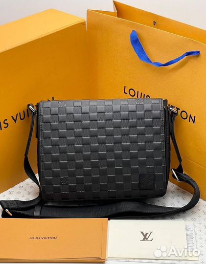 Сумка District PM Louis Vuitton