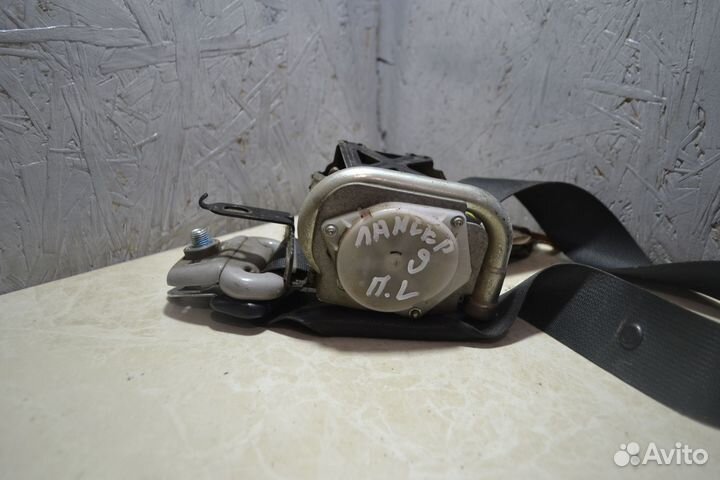 Ремень безопасности передний левый Mitsubishi Lanc