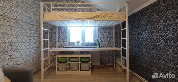 Кровать чердак со столом бу