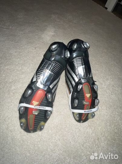 Футбольные бутсы adidas predator