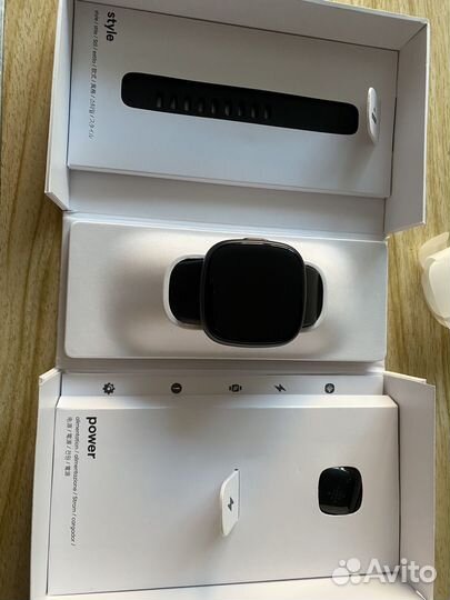 Умные часы Fitbit versa 4