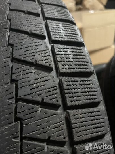 Bridgestone Blizzak VRX 225/45 R19