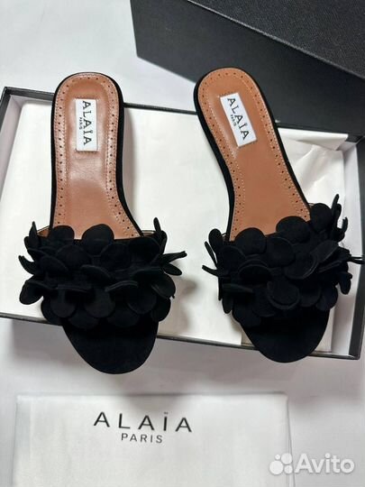 Шлепанцы черные Alaia