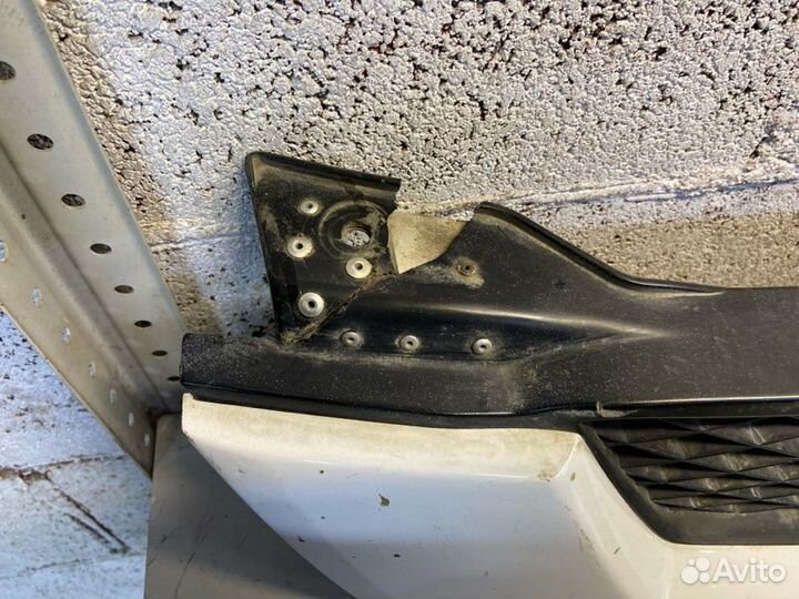 Решетка радиатора Mazda Demio DW3W 1996-2002