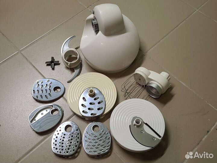 На запчасти кухонный комбайн