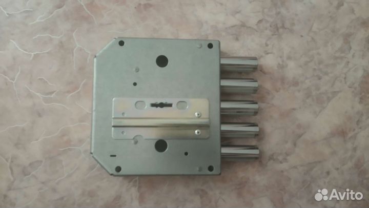 Дверной замок врезной border