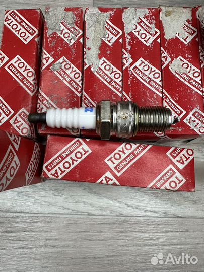 Свечи зажигания Toyota 90919-01147