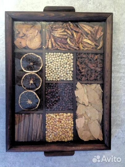 Поднос деревянный со специями. Стеклянное дно