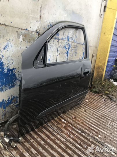 Дверь передняя левая Nissan Almera N16