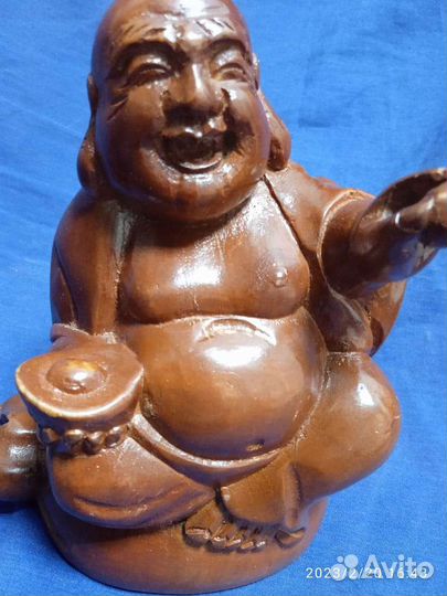 Деревянные статуэтки из дерева разных стран