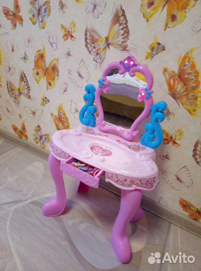 Столик туалетный детский