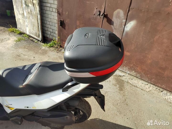 Скутер Stels Zion 150