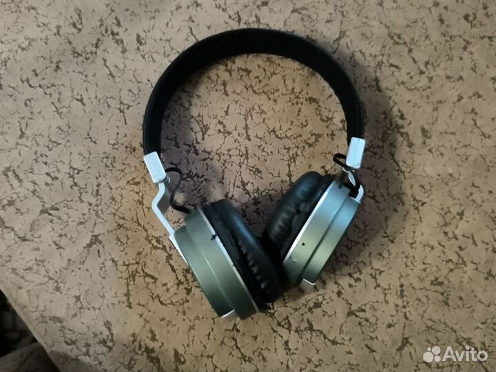 Беспроводные наушники black fox