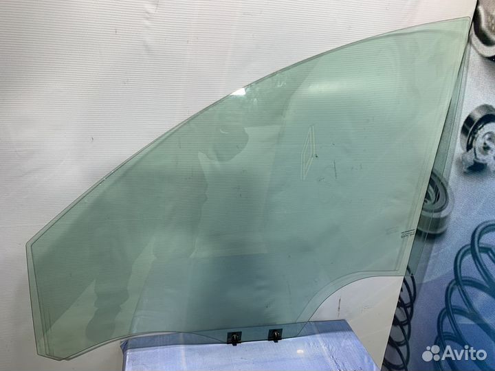 Стекло боковое двери Renault logan 2 Лев