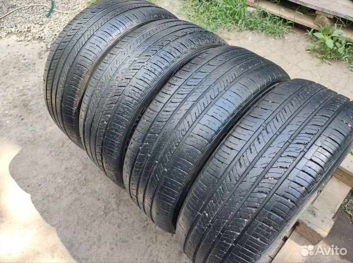 Roadstone N'Fera AU5 215/55 R17