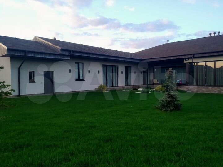 Коттедж 390 м² на участке 15,8 сот.