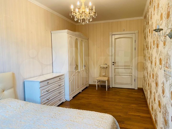 4-к. квартира, 112 м², 4/9 эт.