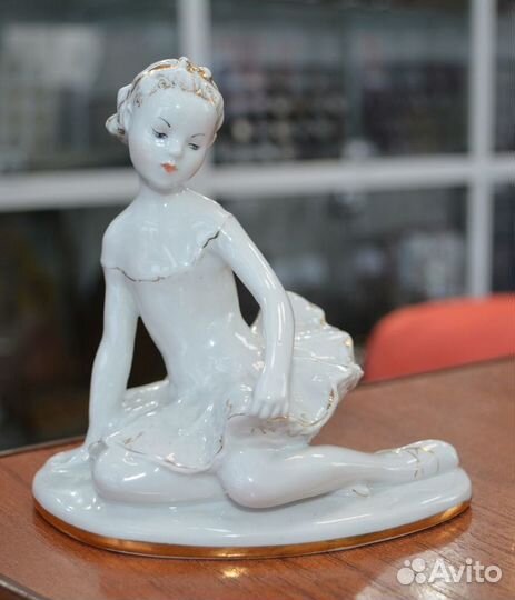 Фарфоровая статуэтка- юная балерина. машенька лфз